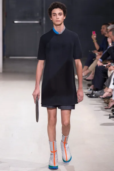 Look 17